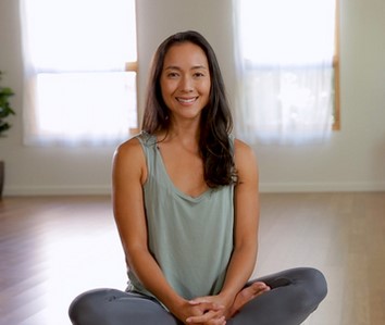 Briohny Smyth – Aligned Asana Yoga Verbal Cues